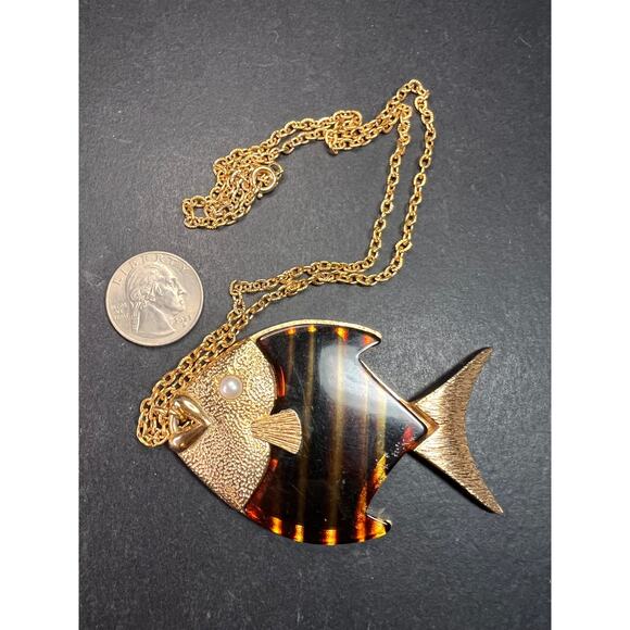 Vintage Sarah Coventry Fish Pendant Necklace 24” Gold Tone Lucite Pearl - Picture 8 of 11